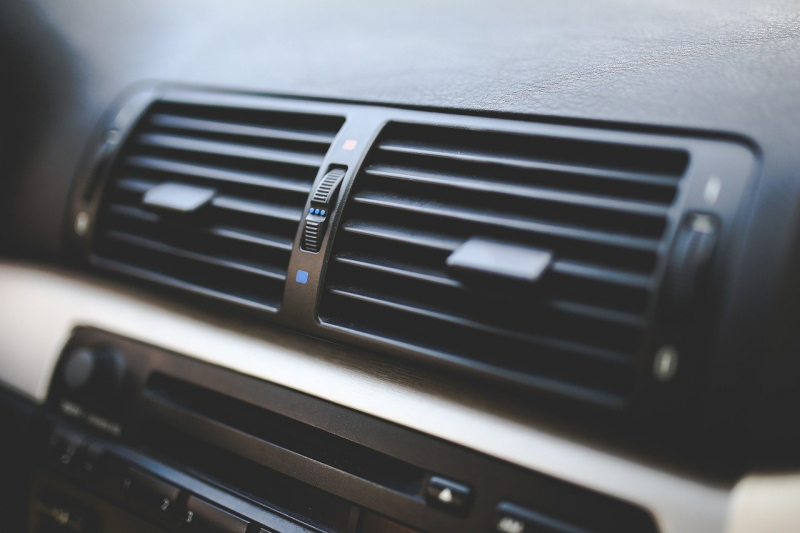 klimatyzator w samochodzie